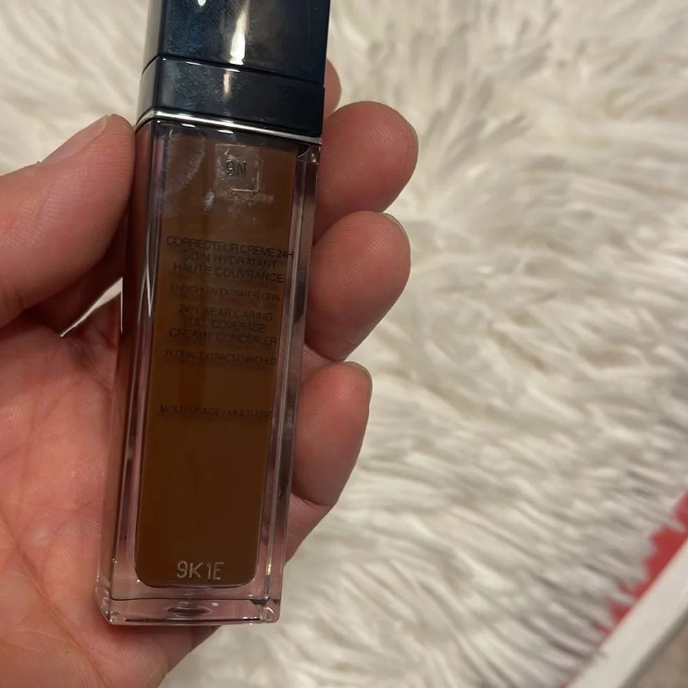 Dior Brown Concealer with Wand Applicator and Liquid Texture